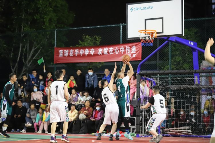 伤病困扰下 伤病困扰下